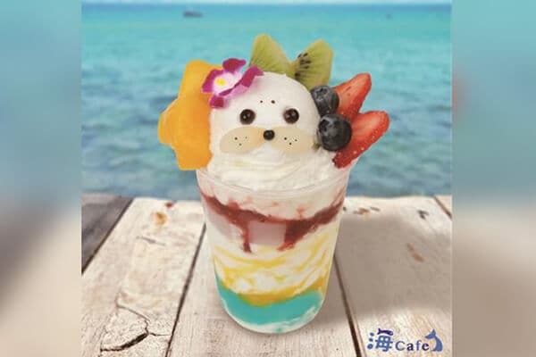 赤ちゃんアザラシのトロピカルフルーツパフェ